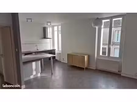 appartement t3  stationnement couvert  proche bus et commerces