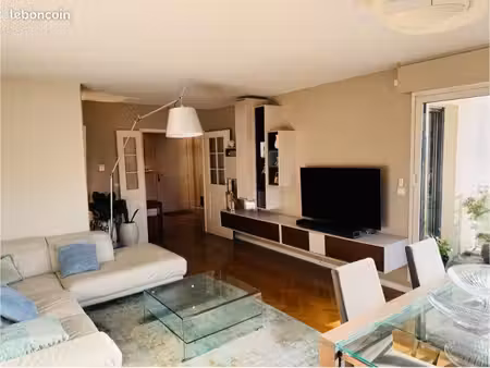 bel appartement familial avec vue dégagée sur la seine et l’île saint-germain