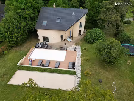 maison 10 pièces 295 m²