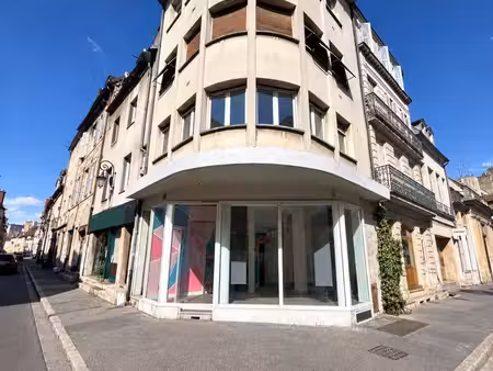 local commercial vitrine centre ville rue jeannin