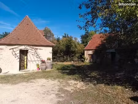 petite maison atypique rénovée grange et terrain