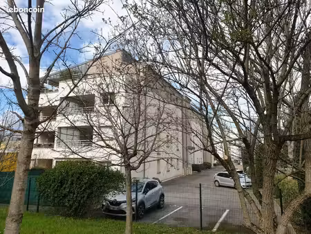 appartement t3 châteauvert