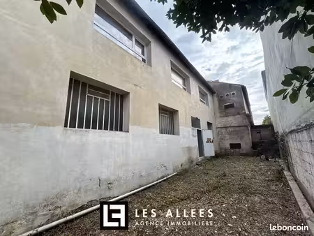 immeuble 10 pièces 873 m²