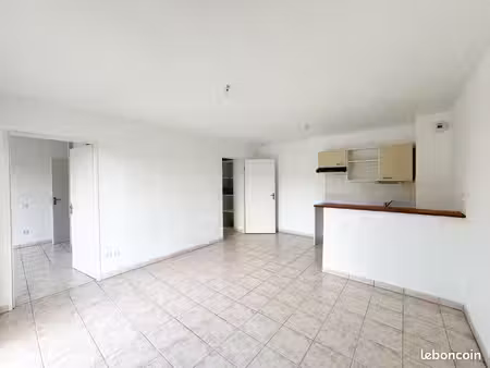 appartement t2 non meublé avec balcon et parking privé – montréjeau