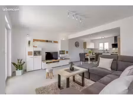 a louer - superbe t4 meublé de 90m2 rénové à neuf - jarnac-champagne