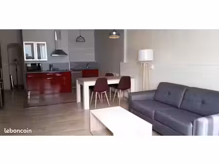 grand studio/loft meublé à louer