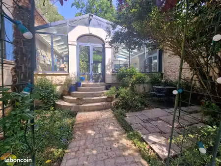 maison en ville calme   idéale famille