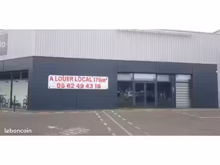 local commercial 182.7 m2 équipé