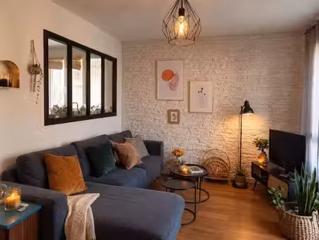 charmant t2 de 50 m² avec terrasse de 15 m²  cave et parking