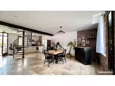 maison de ville en location 118 m2 3 chambres