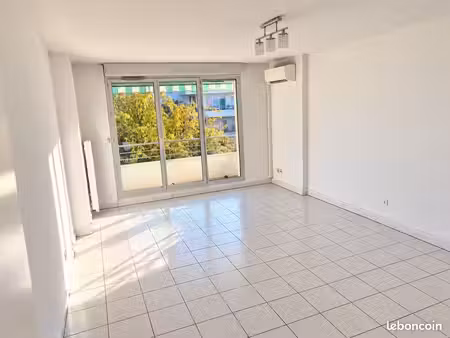 à vendre – t2 avec balcon et parking privatif – toulouse limayrac