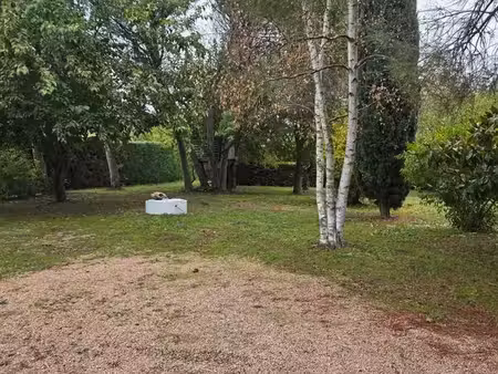 terrain 1834 m2