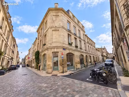 bordeaux centre – local commercial / bureaux 168 m² – vitrine – cour