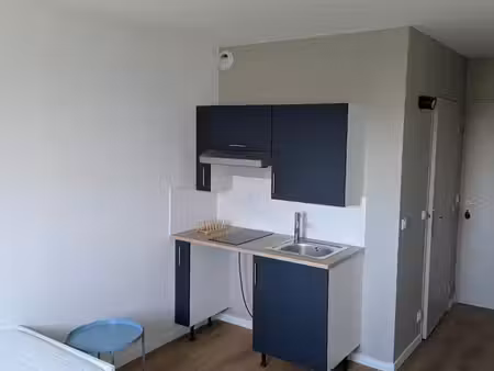 studio refait à neuf proche bergonié