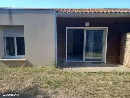 appartement t2 avec terrasse et parking – portets (33640)