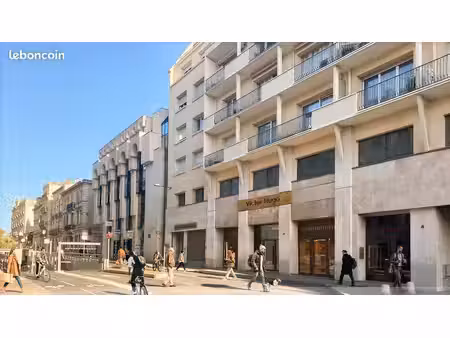 local commercial loué