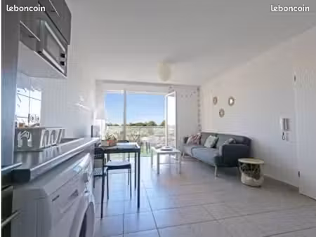 t2 45m² - 4ème étage ascenseur - balcon vue dégagée - parking  tram