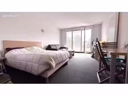 studio 1 pièce 27 m²