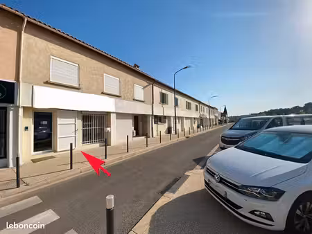 loue local commercial/ bureaux en rdc de 97 m² à nîmes zi st césaire carremeau
