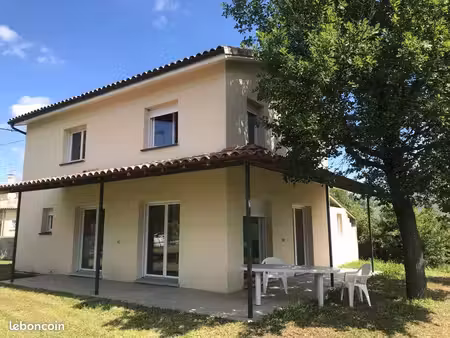 maison indépendante clôturée
