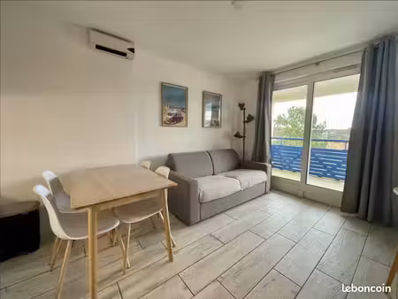 appartement t2 avec balcon dans une résidence en front de mer à lacanau océan
