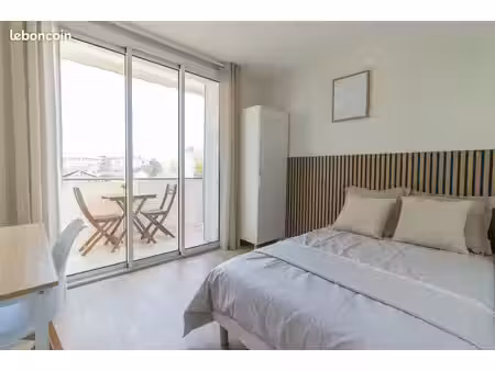 jolie chambre balcon privé + évier - appart rénovée ?