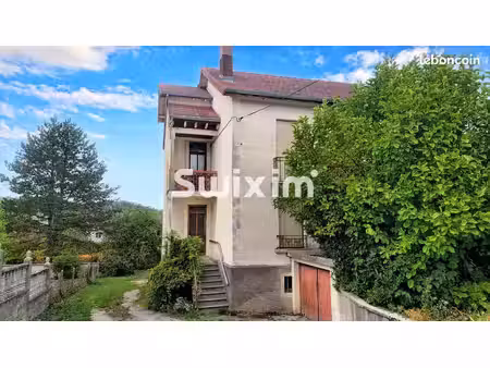 maison 8 pièces 135 m²
