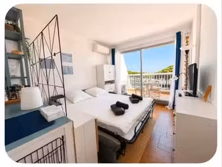 port camargue sud studio max 6 mois