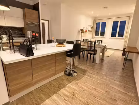 appartement meublé lumineux 85m² – 3 pièces – centre-ville de nîmes
