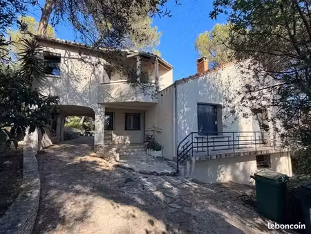 location spacieuse maison familiale de 160 m² avec grand terrain - nimes est