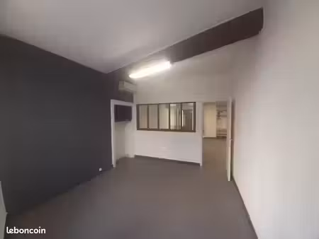 local 50 m²