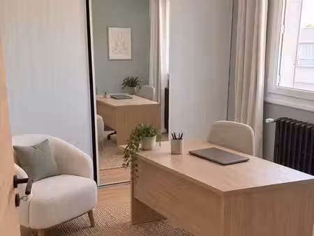 cabinet - location