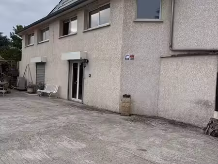 à louer – local professionnel de 350 m² – stockage et bureaux