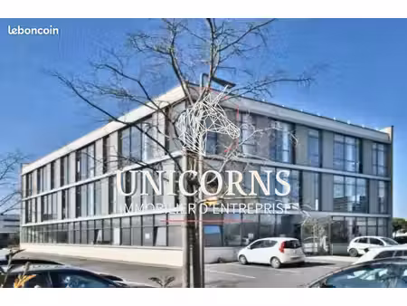 bureaux 146 m²