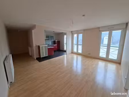 appartement t2 blois centre ville + parking