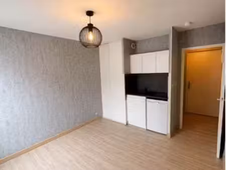 studio nantes 18m2 avec parking souterrain