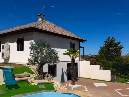 maison sur les hauteurs de domarin
