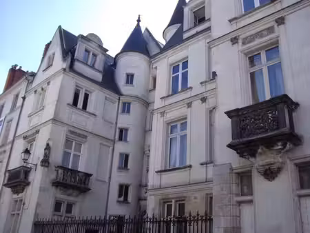 vieux tours   t3 de caractère - dernier étage 72m2 de u sol