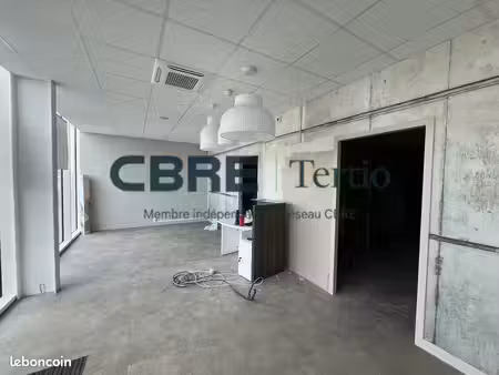 local commercial 314 m² saint cyr sur loire