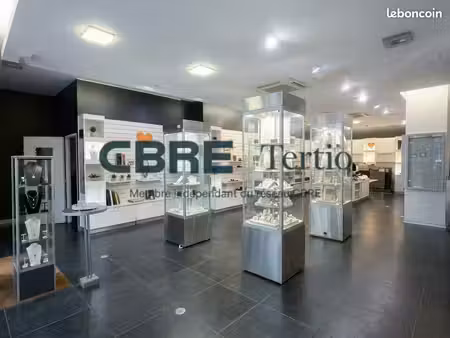 local commercial 120 m² tours