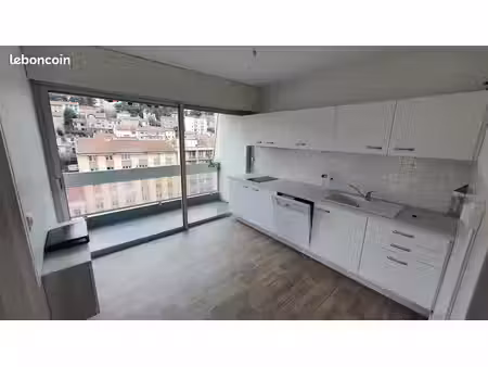 appartement t3 de 73 m² avec garage privé  cave et parking