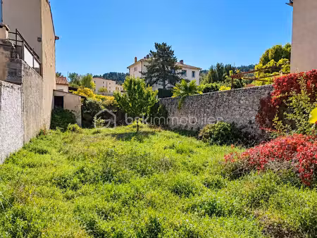 terrain de 215 m² à cereste