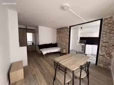 studio 1 pièce 28 m²