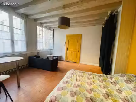 studio 1 pièce 27 m²