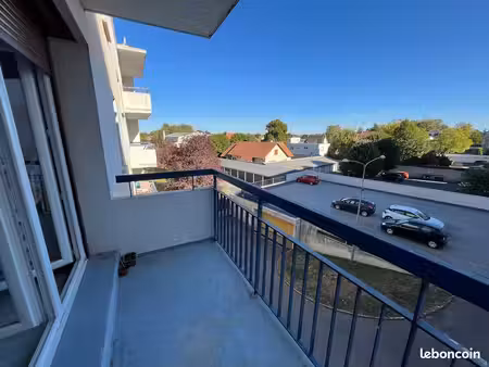 vends appartement +place de parking +balcon