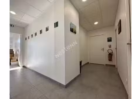 location bureaux et commerces à trélazé (49800) : à louer / 76m² trélazé