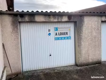 parking/box 1 pièce 19 m²