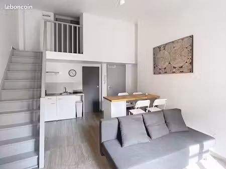 béziers centre – t2 duplex meublé 28 m²
