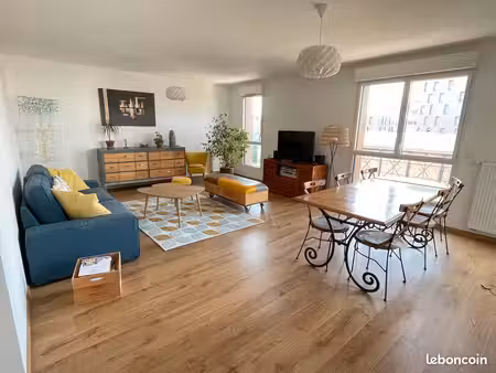 appartement 4 pièces 103 m2 + terrasse 20 m2 + parking(s) - bassins à flot