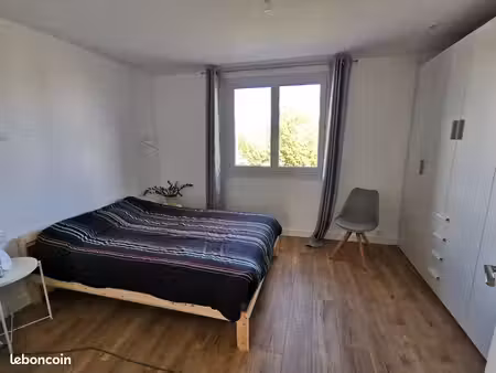 appartement grand t3 dernier étage refait a neuf